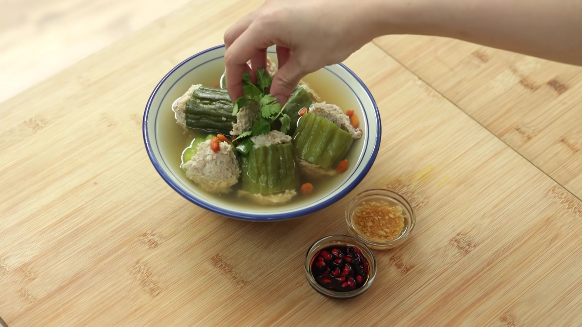 Sop Pare Bola Ayam Udang Anti Pahit